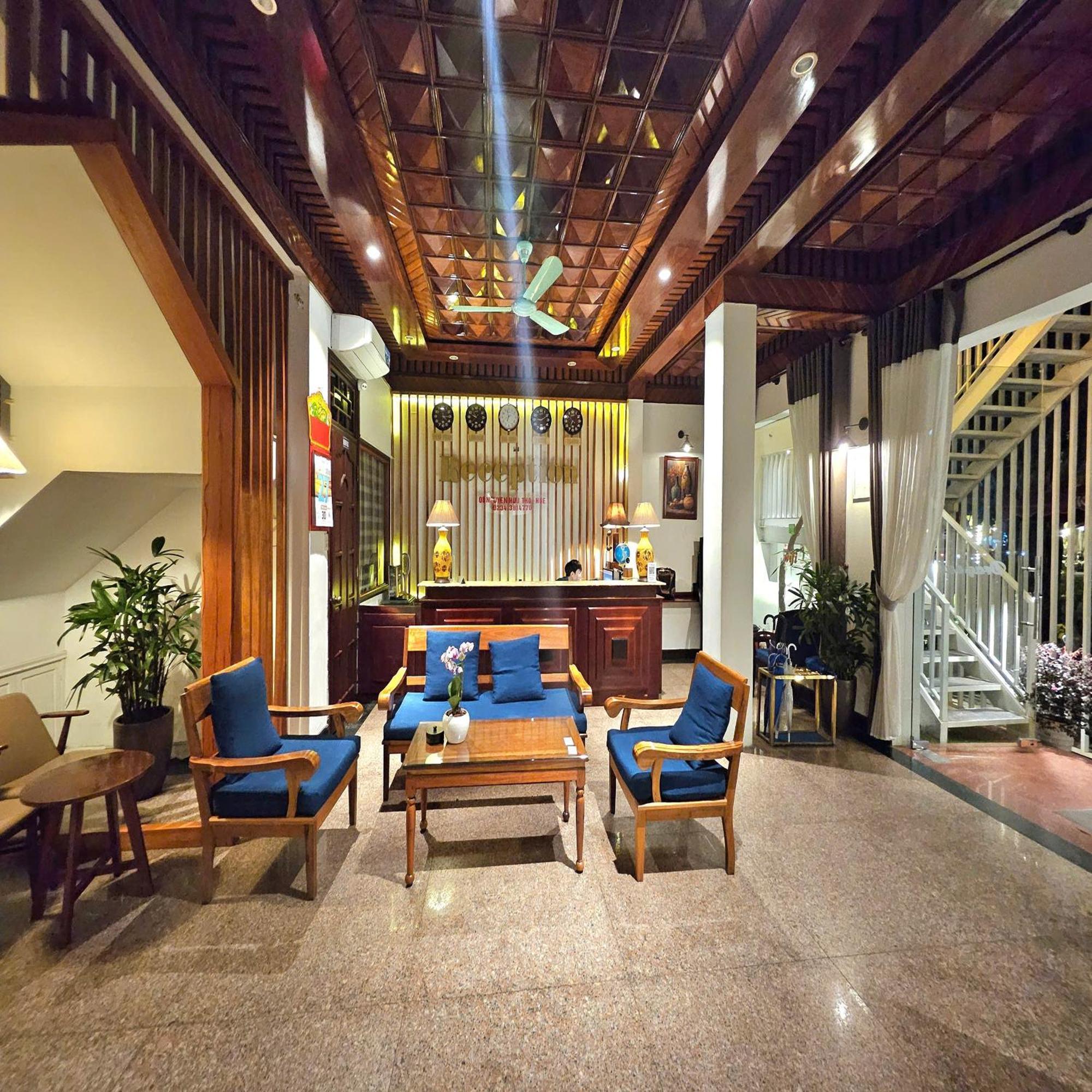 Victory Hotel Hue Exterior foto